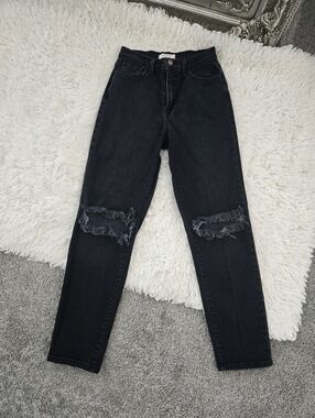 Vibrant M.I.U. High Rise Busted Mom Jeans in Vintage Black. Size 27.